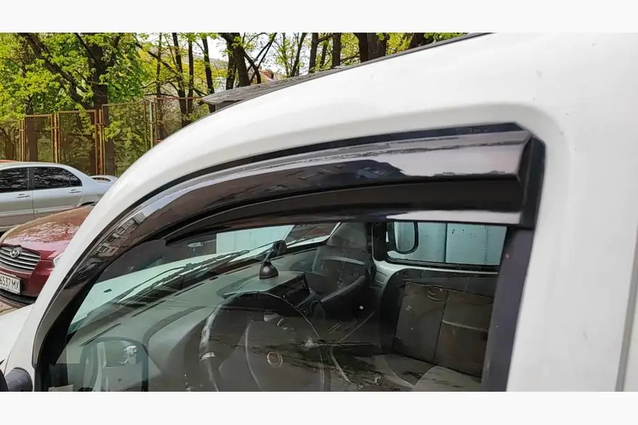 Fiat Doblo I 2005–2010 Vindavvisare för sidorutor (2 st, Sunplex Sport) Image