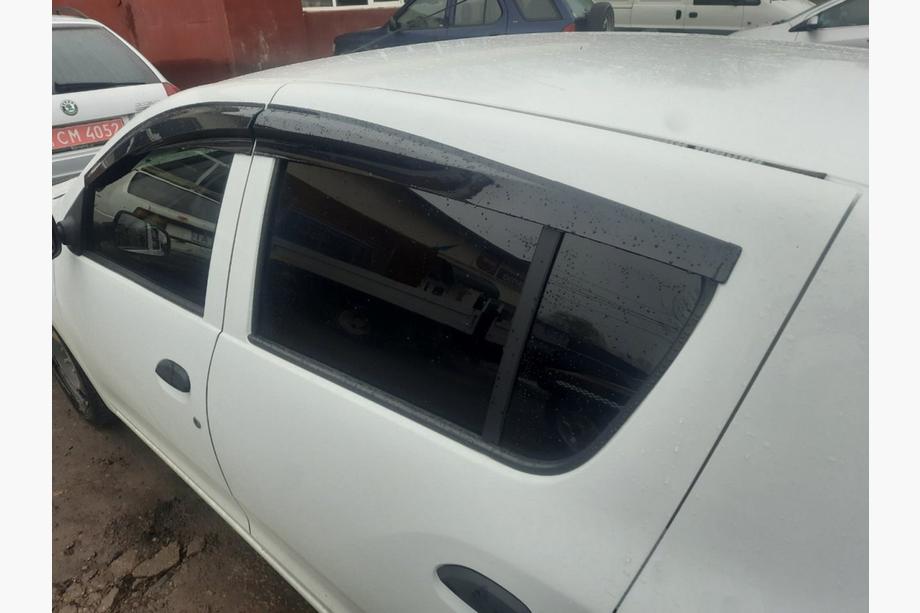Dacia Sandero 2013–2020 Vindavvisare (4 st, Sunplex Sport) Image