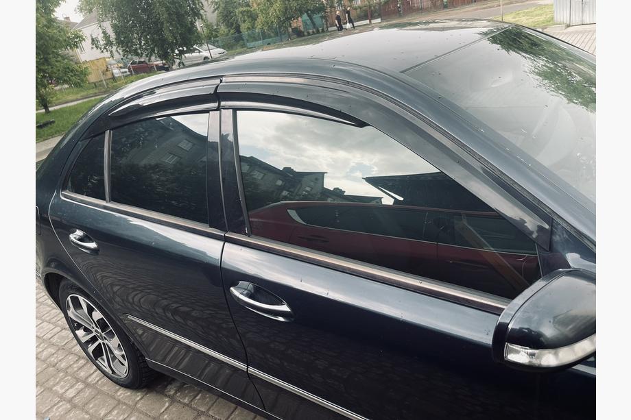 Mercedes E-klass W211 2002–2009 Vindavvisare SD (4 st, Sunplex Sport) Image