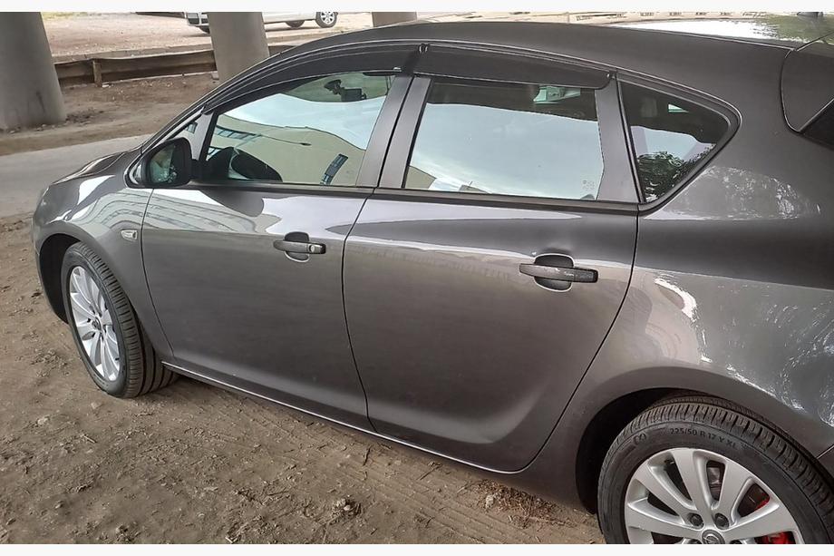 Opel Astra J 2009–2015 Vindavvisare för HB/SD (4 st, Sunplex Sport) Image