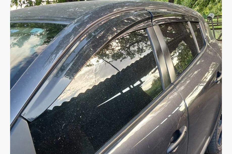 Renault Megane III 2009–2016 Vindavvisare HB (4 st, Sunplex Sport) Image