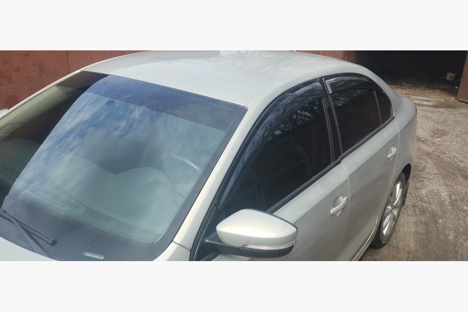 Volkswagen Jetta 2011–2018 Vindavvisare (4 st, Sunplex Sport) Foto 2