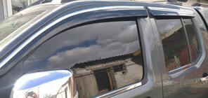 Nissan Navara 2006–2015 Vindavvisare med kromlist (4 st, Sunplex Chrome) foto 2