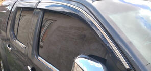 Nissan Navara 2006–2015 Vindavvisare med kromlist (4 st, Sunplex Chrome) foto 1