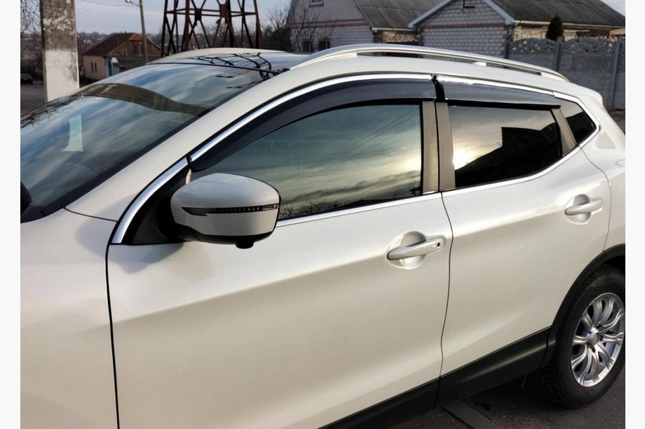 Nissan Qashqai 2014–2021 Vindavvisare med kromlist (4 st, Sunplex Chrome) Image