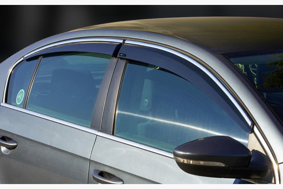 Volkswagen Passat B8 2015–2023 Vindavvisare för sidorutor med kromlist SD (4 st., Sunplex Chrome) Image