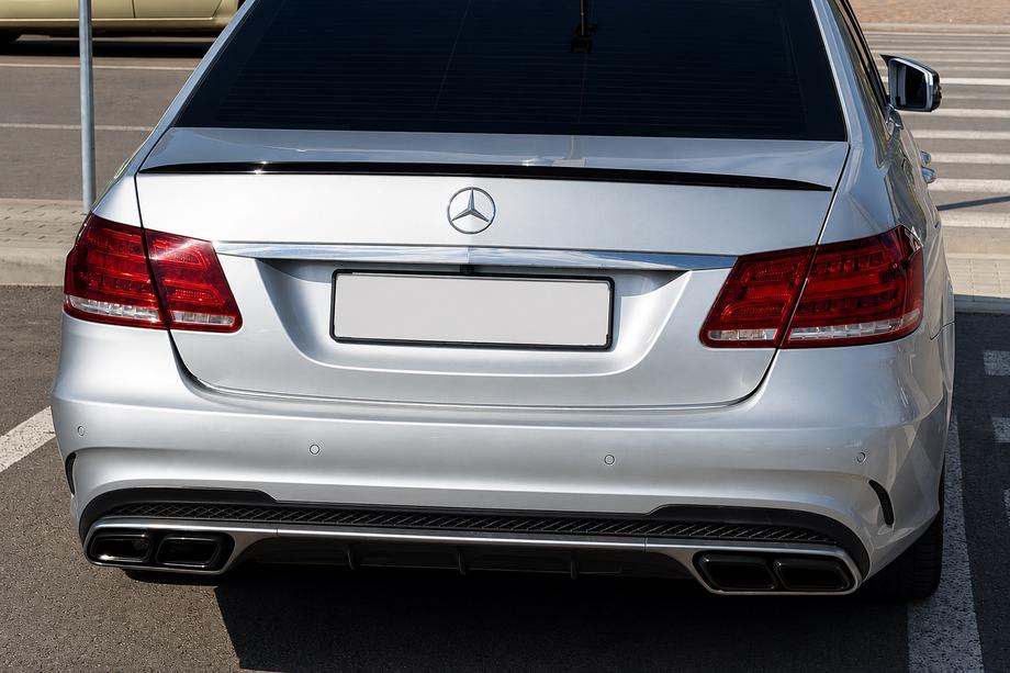 Mercedes E-class W212 2009–2016 LIP-spoiler (Sunplex, svart) (130,5 cm x 5,8 cm) Image