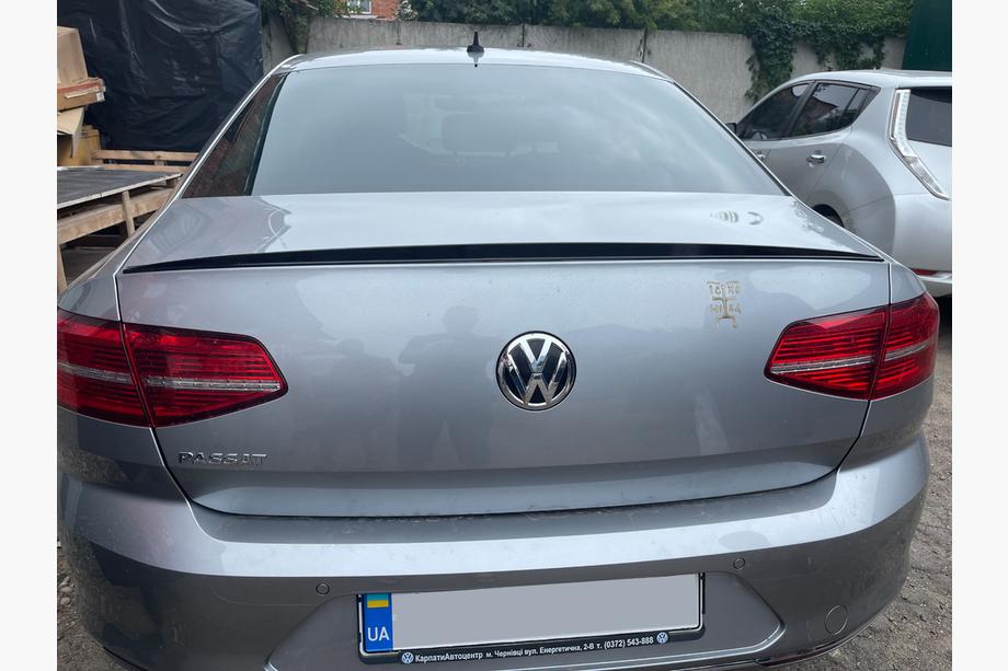 Volkswagen Passat B8 2015–2023 LIP-spoiler (Sunplex, svart) (115,8 cm x 6,3 cm) Foto 3