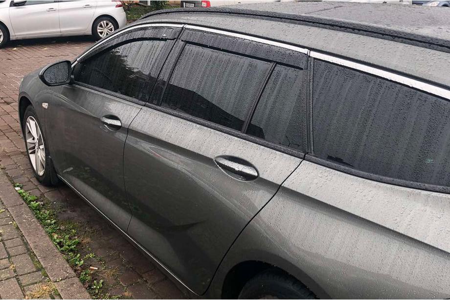 Opel Insignia 2017–2022 Vindavvisare med kromlist SW (4 st, HIC) Image