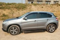 Peugeot 4008 2012–2017 Vindavvisare för sidorutor (4 st, HIC) foto 5
