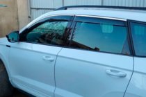 Skoda Karoq 2018– Vindavvisare med kromlist (4 st, HIC) foto 2