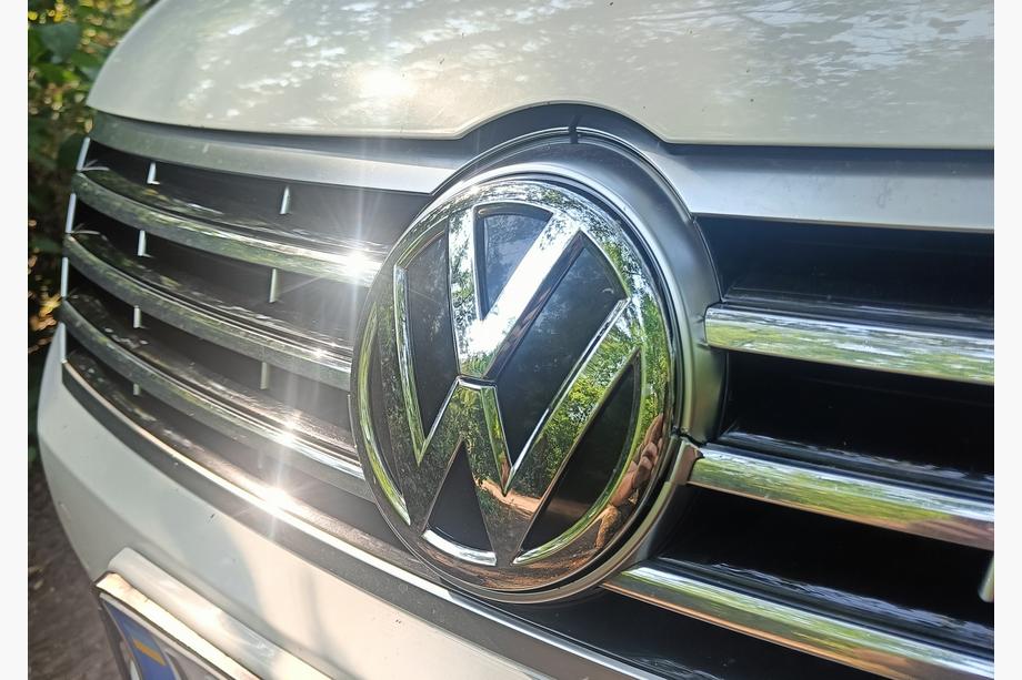 Volkswagen Passat CC 2008–2017 Främre emblem (2012+, OEM-utseende) Foto 1