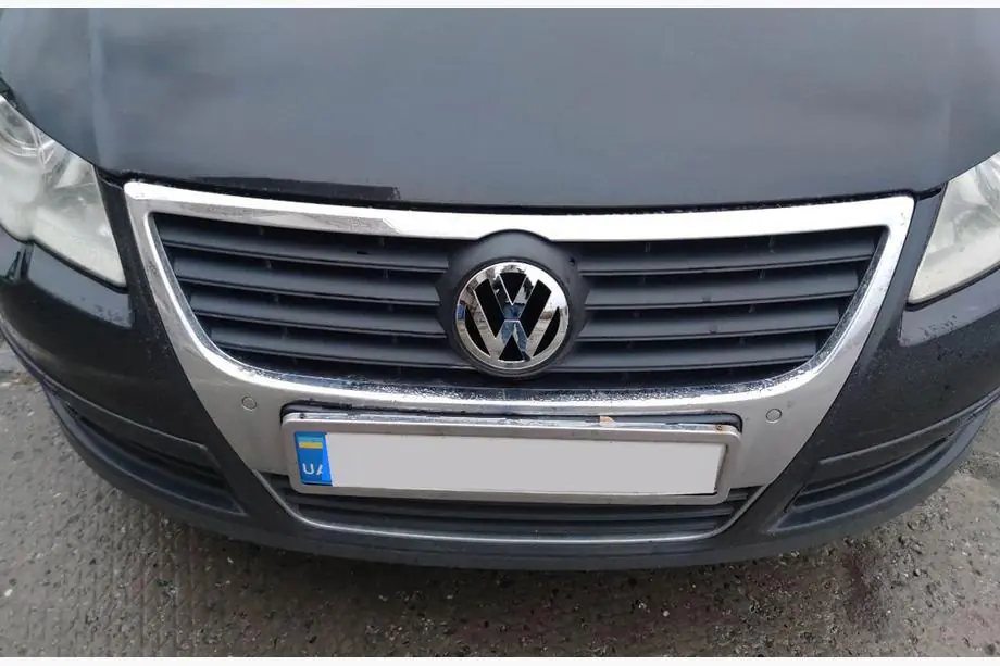 Volkswagen Passat B6 2006–2012 Främre emblem V1 3C0853601C Image