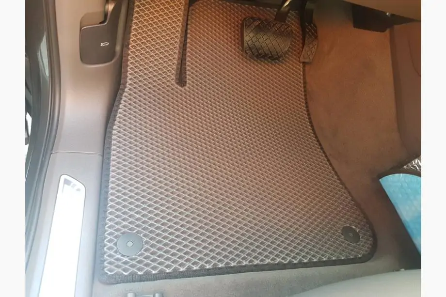 Volkswagen Touareg 2018– EVA bilmattor (svarta) Image