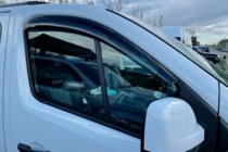 Nissan NV300/Primastar 2016– Vindavvisare för sidorutor (2 st, HIC) foto 7