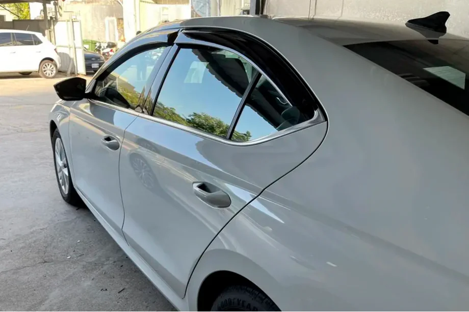 Skoda Octavia IV A8 2020– Vindavvisare Liftback (4 st, HIC) Foto 2