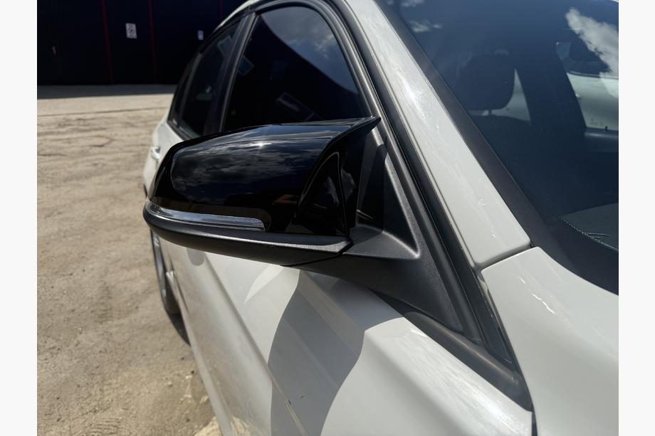 BMW 3-serien F30/F31 2012–2019 Spegelskåpor M-Look (2 st) Image