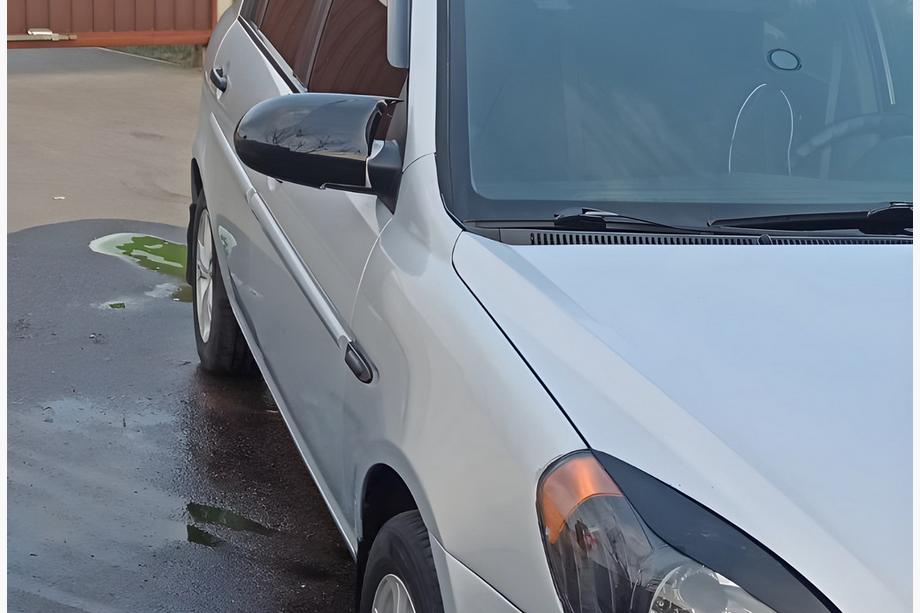 Hyundai Accent 2006–2010 Spegelkåpor BMW-Style (2 st.) Foto 2