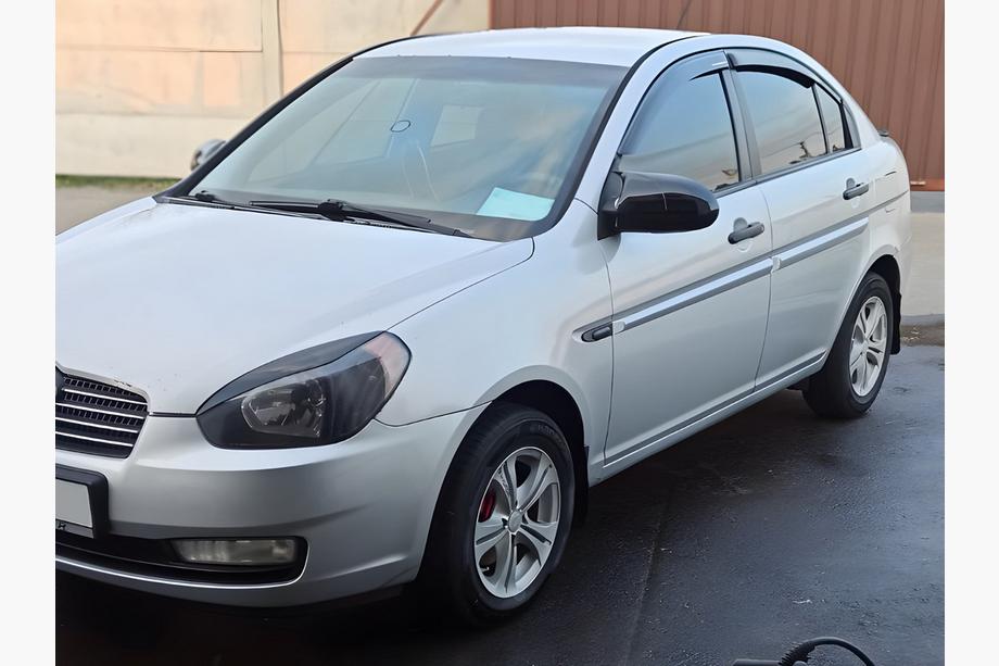 Hyundai Accent 2006–2010 Spegelkåpor BMW-Style (2 st.) Foto 1