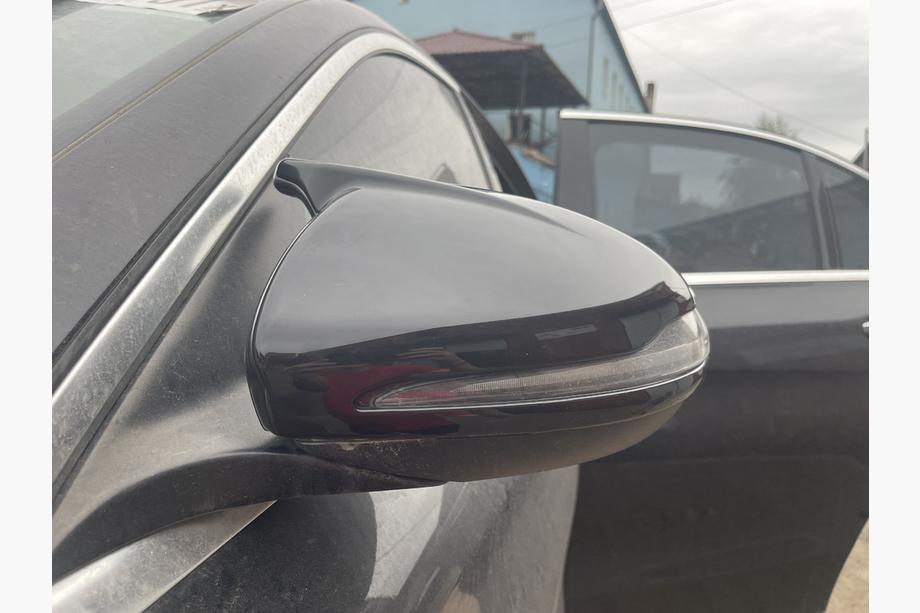 Mercedes C-class W205 2014–2021 AMG-Look spegelskåpor (2 st) Foto 1