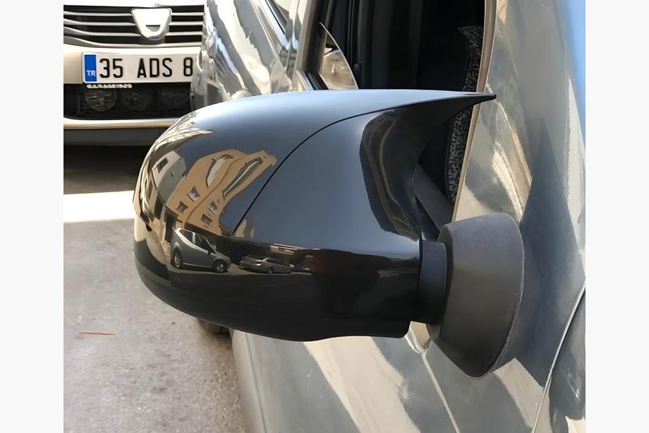 Renault Logan MCV 2013–2022 Spegelkåpor BMW-Style (2 st.) Image