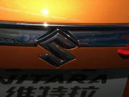 Suzuki Vitara 2015– Kromlist ovanför registreringsskylt Libao (ABS) foto 2