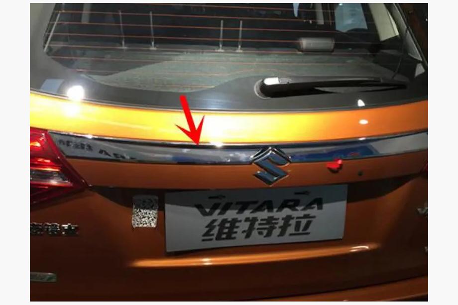 Suzuki Vitara 2015– Kromlist ovanför registreringsskylt Libao (ABS) Image