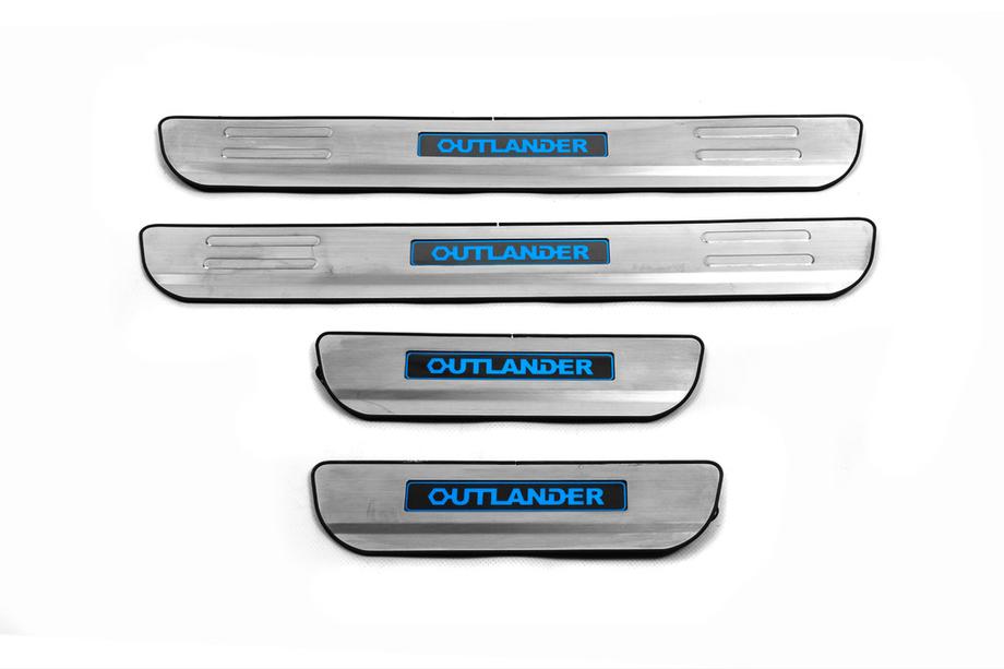 Mitsubishi Outlander 2012–2021 Tröskelskydd Libao (4 st, rostfritt stål) Image