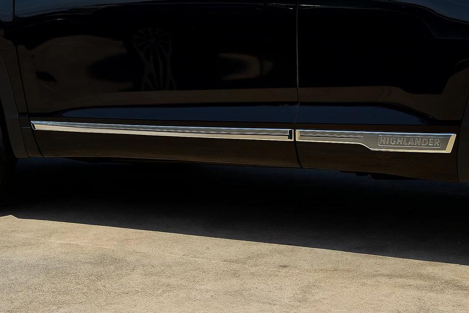 Toyota Highlander 2013–2019 Kromade dörrlister Libao (ABS) Image