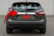 Nissan Qashqai 2014–2021 List ovanför registreringsskylt Libao (plast) foto 1