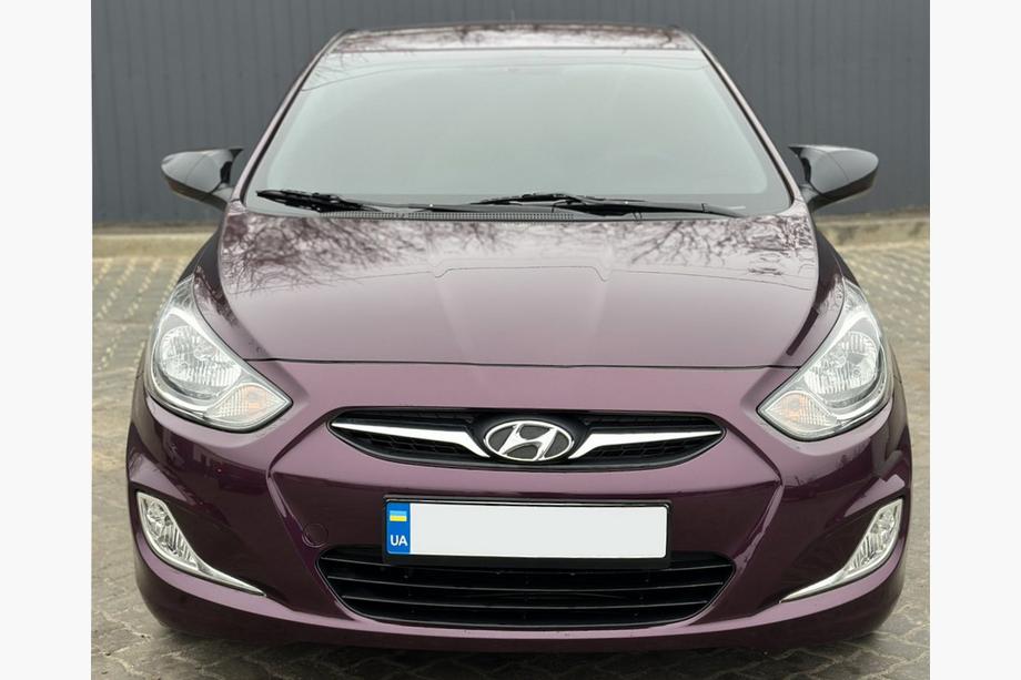 Hyundai Accent 2011–2017 Spegelkåpor med urtag för blinkers BMW-style (2 st) Foto 5