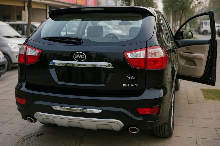 BYD S6 2010–2016 Bakre diffusorinsats Image