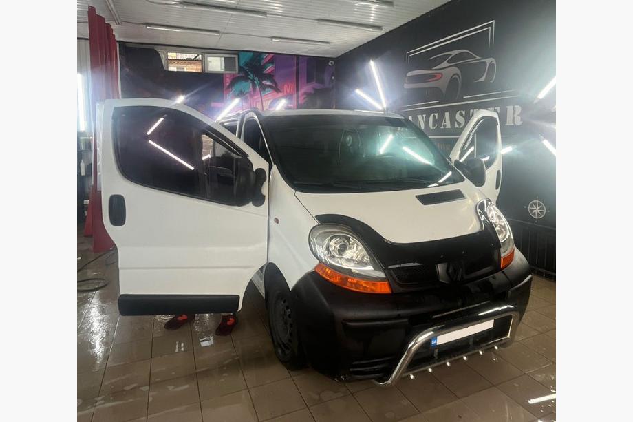 Opel Vivaro 2001–2015 Lång huvdeflektor (EuroCap) Foto 2