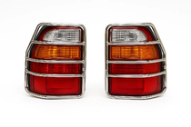 Toyota Land Cruiser 100 1998–2007 Krom bakljusskydd (för Land Cruiser 105) foto 1