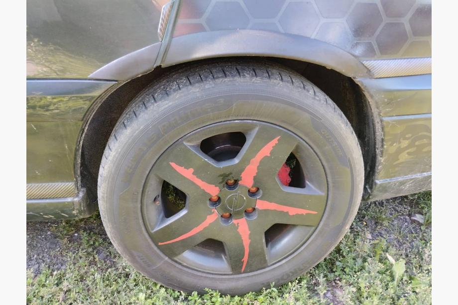 Opel Omega B 1994–2003 Hjulhuslister (4 st, svarta, ABS-plast) Foto 1