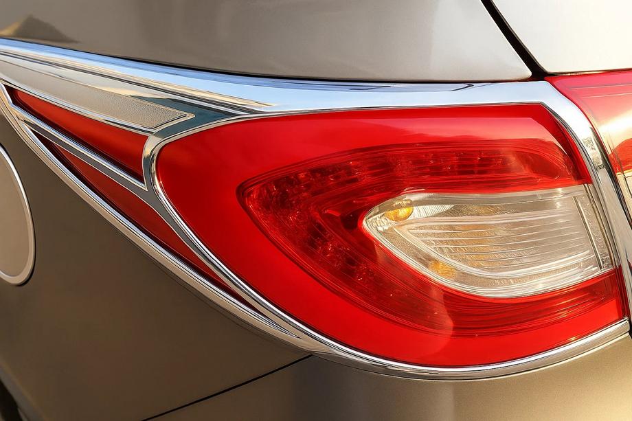 Hyundai IX-35 2010–2015 Bakljuslister 2013-2015 (ABS) Image