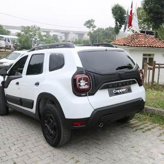 Plastlist för baklucka (3 delar) Renault Duster 2018–2024 foto 2