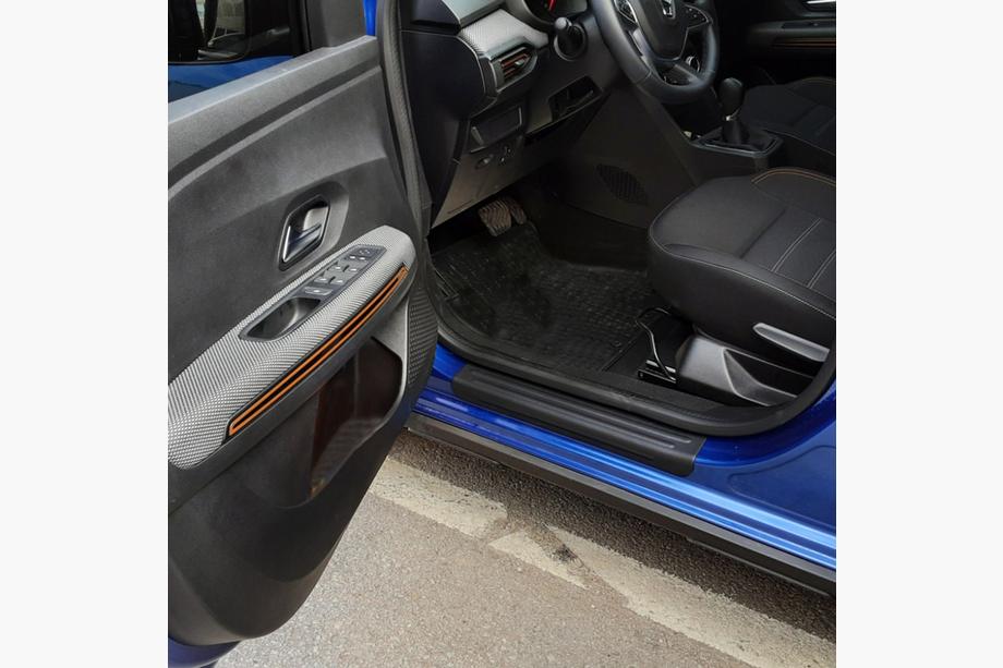 Dacia Sandero 2021– EuroCap instegsskydd (4 st, ABS) Image
