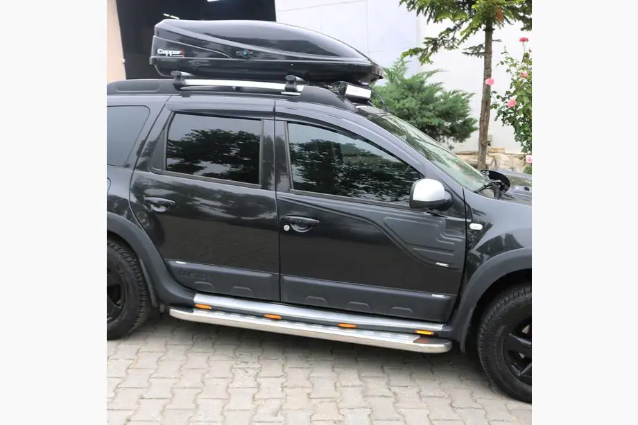 Dacia Duster 2008–2018 Övre dörrlister (2 st) Foto 8