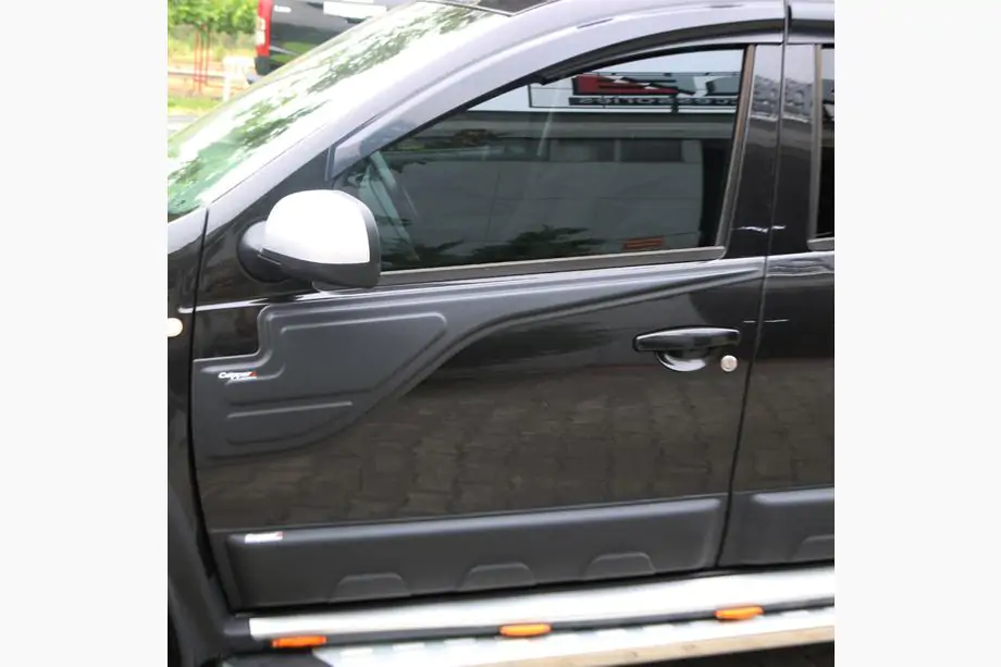 Dacia Duster 2008–2018 Övre dörrlister (2 st) Foto 4