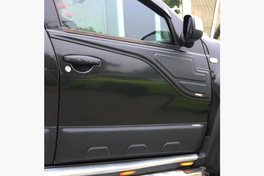 Renault Duster 2008–2017 Övre dörrlister (2 st) Foto 4