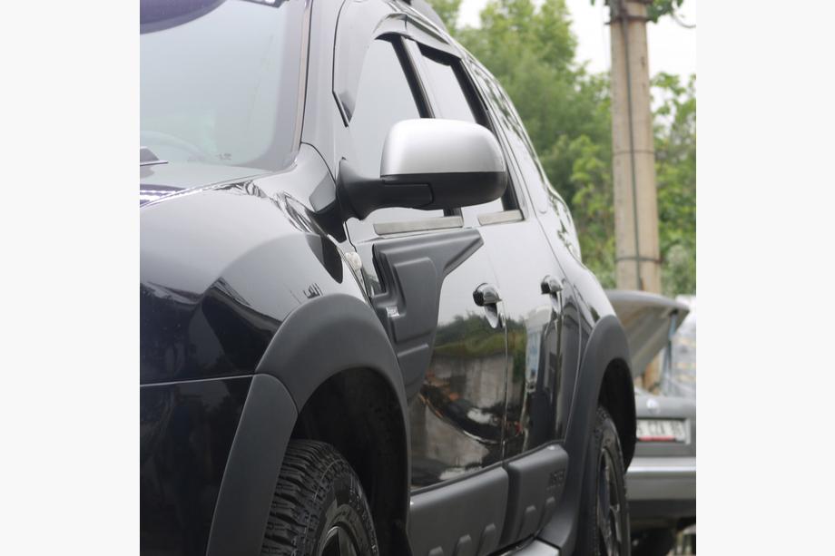 Renault Duster 2008–2017 Övre dörrlister (2 st) Foto 9