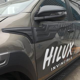 Övre dörrlist (4 st, ABS) Toyota Hilux 2015– foto 3