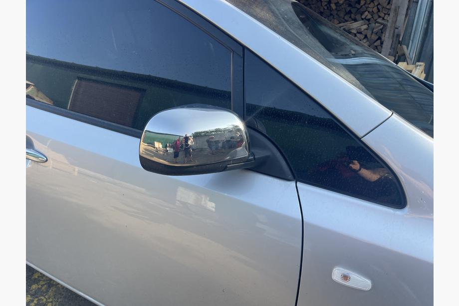 Nissan Leaf 2010–2017 Spegelkåpor (2 st, rostfritt stål) Image