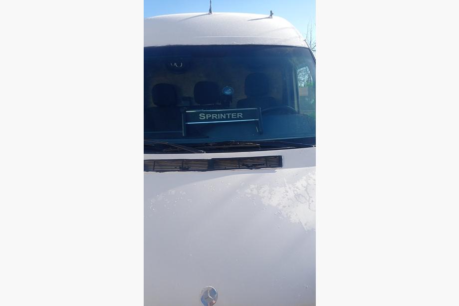 Mercedes Sprinter W901/902/903/904/905 1995–2006 Instrumentbrädhylla (1995-2000, svart med röd söm) Foto 7