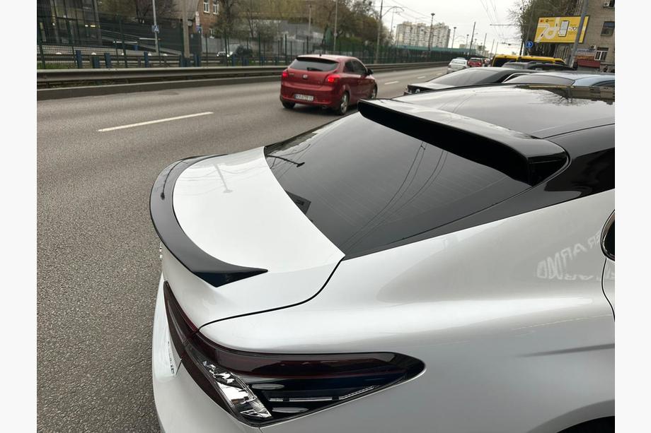 Toyota Camry 2017–2023 Bakrutespoiler (svart) Image