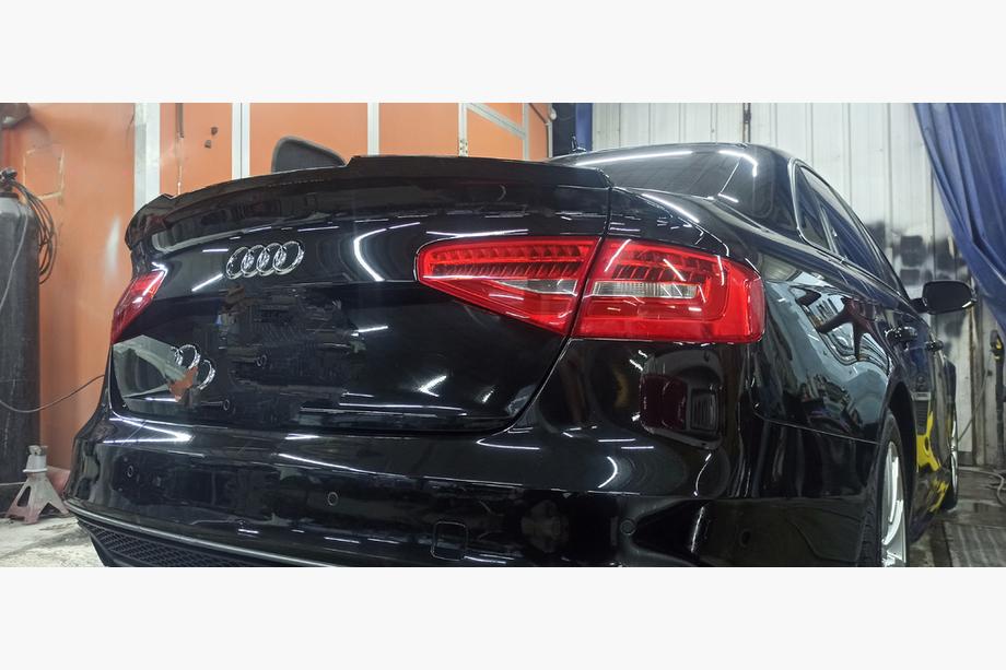 Audi A4 B8 2007–2015 HongHang spoiler (ABS, blanksvart) Image