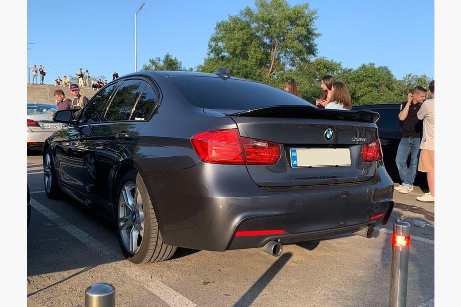 BMW 3-serien F30/F31 2012–2019 LIP V1 spoiler (1234 Upgrade, svart) Image