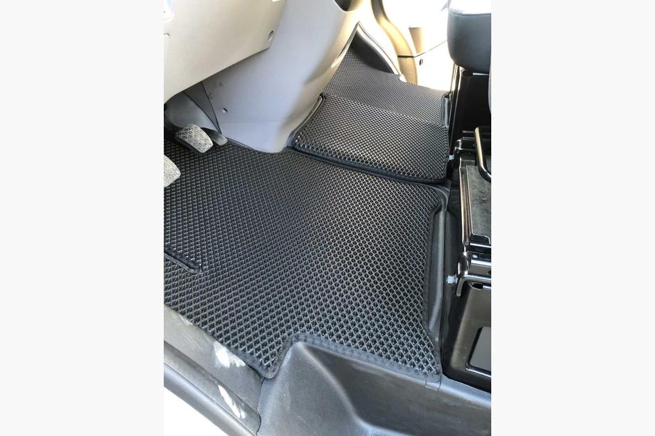 Hyundai H350 2014– EVA bilmattor (svarta) Image