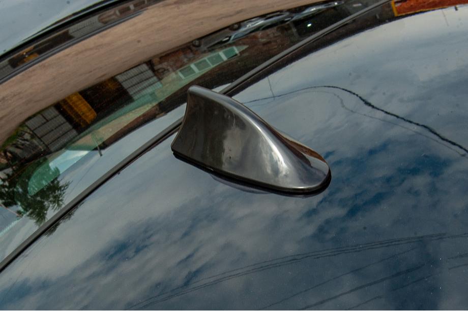 Shark fin-takantenn (svart, ABS) Foto 17